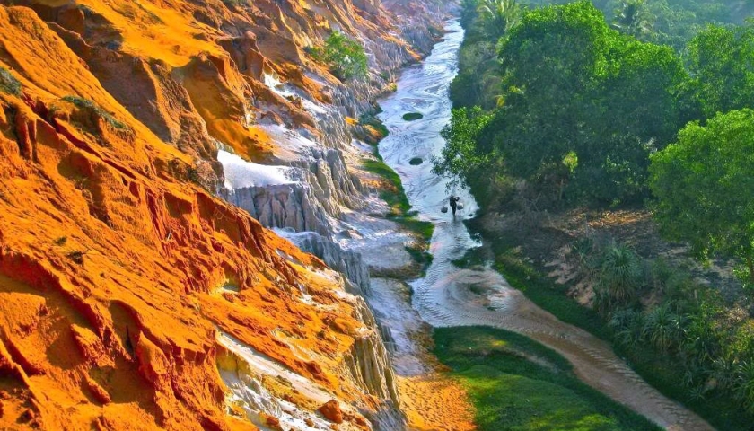 Mui Ne One-Day Tour: Explore Fishing Village, Sand Dunes, and Scenic Beaches