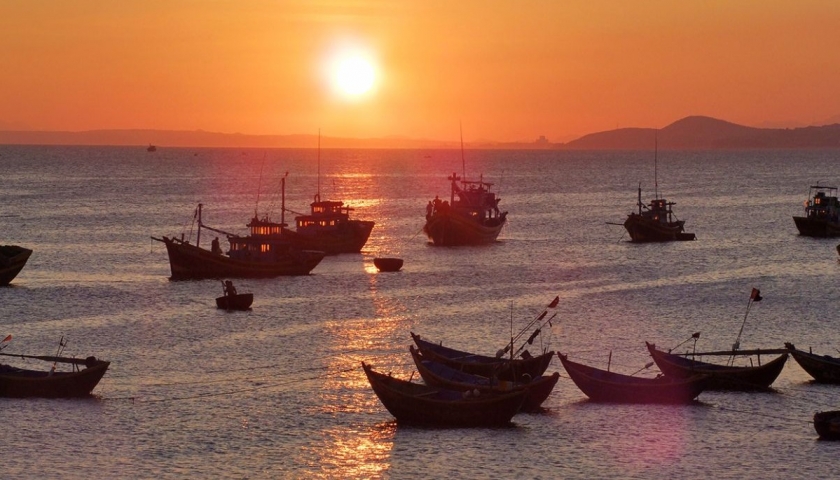 Mui Ne One-Day Tour: Explore Fishing Village, Sand Dunes, and Scenic Beaches