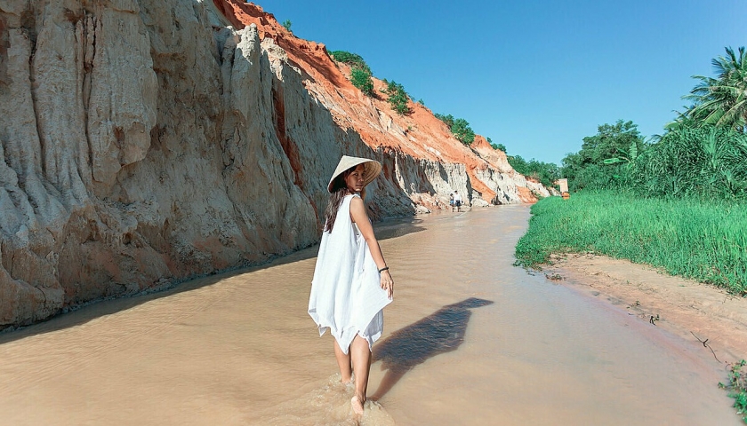 Mui Ne One-Day Tour: Explore Fishing Village, Sand Dunes, and Scenic Beaches