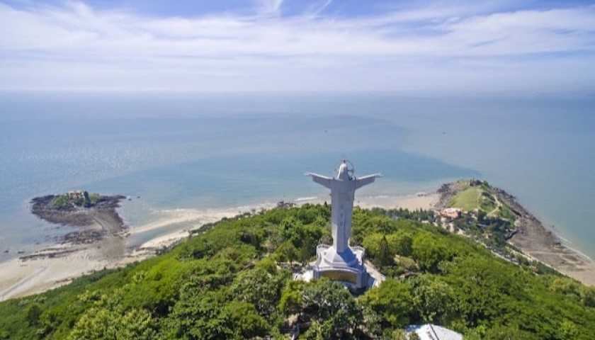 Vung Tau One-Day Tour: Bao Dai Summer Resort, Jesus Mountain, and Scenic Attractions
