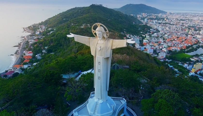 Vung Tau One-Day Tour: Bao Dai Summer Resort, Jesus Mountain, and Scenic Attractions