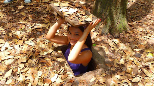 Tourists can directly experience activities at the Cu Chi Tunnels