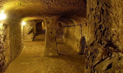 Cu Chi Tunnels is a place that attracts a large number of tourists every year